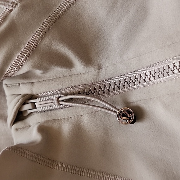 Lululemon Women's Define Gray Jacket - Picture 3 of 4